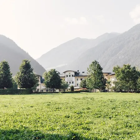 Alpenpalace Luxury Hideaway & Retreat Lutago