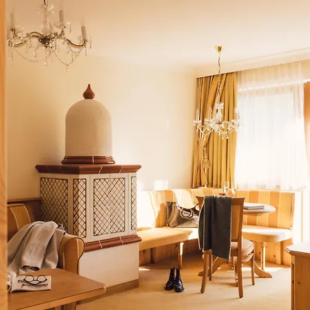 Alpenpalace Luxury Hideaway & Retreat Lutago